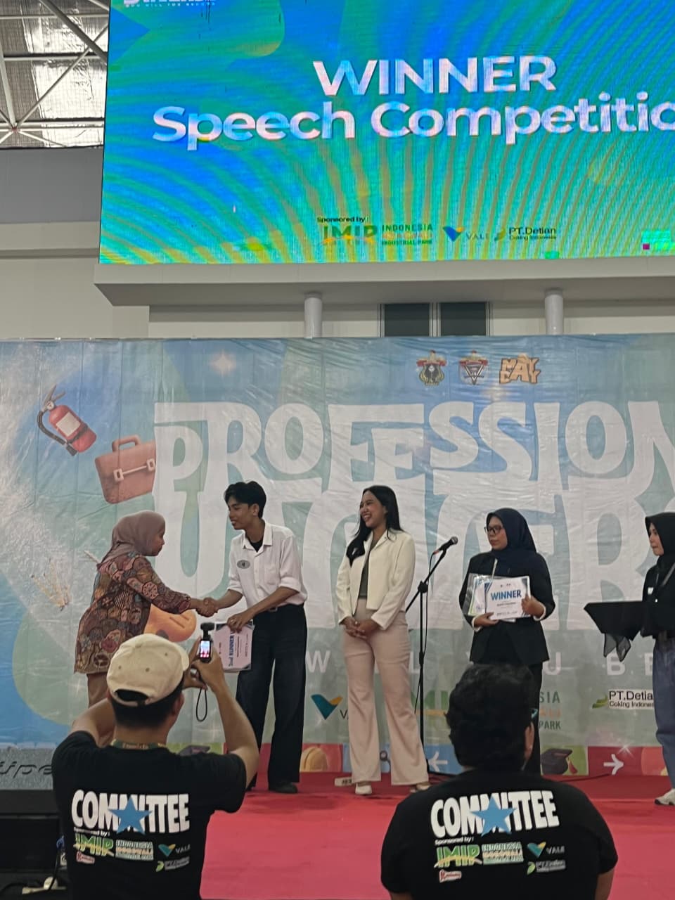 Sabet Juara di Unhas, Andi Illyin Ungkap Rahasia Sukses di Panggung Speech Competition